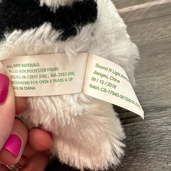 Battery Powered Plush Holstein Cow Toy Walks/Wags Tail/Moos - Picture 5 of 7